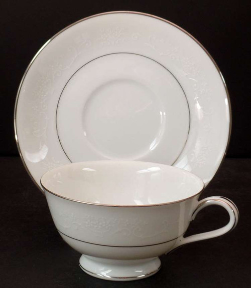 Noritake Whitehall 6115 Saucer. Collectible piece.