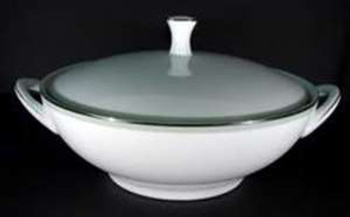 Noritake - Greentone 6383 - Covered Bowl