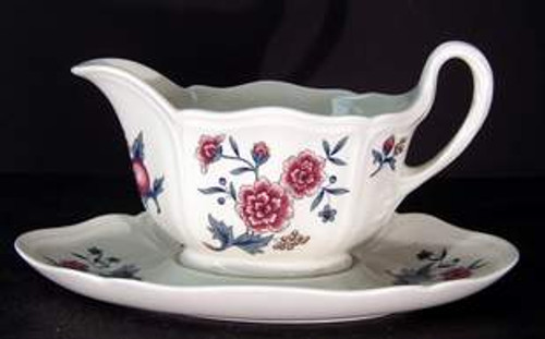 Wedgwood - Williamsburg Potpourri TKD510 - Gravy Boat