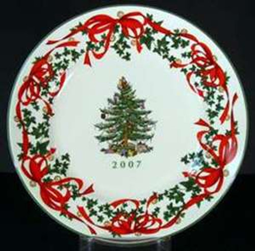 Spode Christmas Tree Green Trim S3324 Collector Plate 2007 from the Christmas Tree (green Trim) collection by Spode.