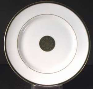 Royal Doulton Oxford Green Salad Plate – collectible replacement piece by Royal Doulton.