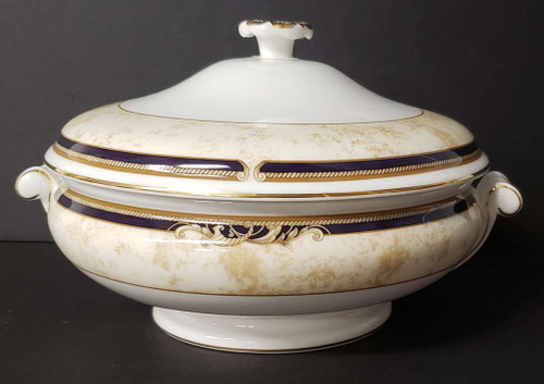 Wedgwood Cornucopia Covered Bowl with Lid – Cornucopia by Wedgwood.