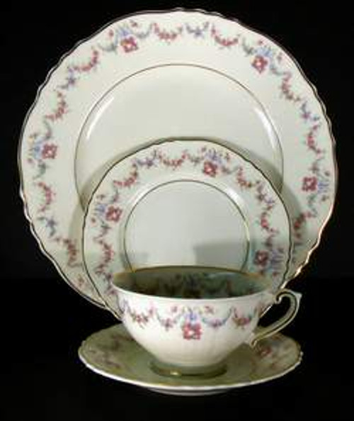 Harmony House Fontaine Dinner Plate - About New 8" in the Harmony House Fontaine pattern. Shop China Lane for replacement chi