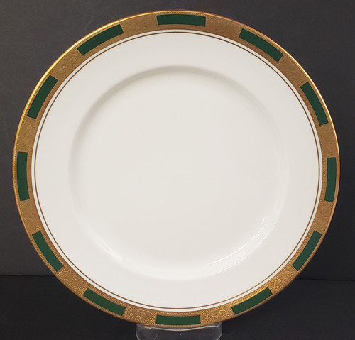 Aynsley Empress Laurel Luncheon Plate - New. Collectible piece.