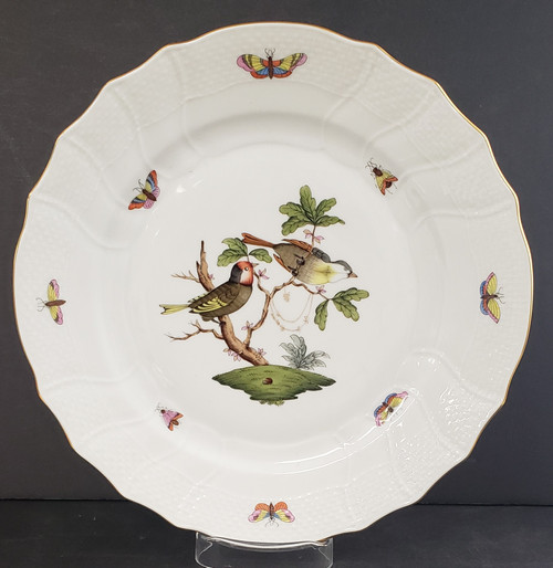 Herend Rothschild Bird (RO) Dinner Plate Design 11 – porcelain with gold scrollwork and bird designs