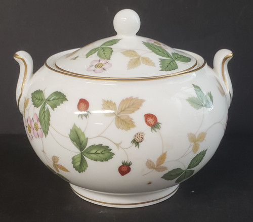 Wedgwood Wild Strawberry 146 Shape Sugar Bowl with Lid. Replacement piece available at China Lane.