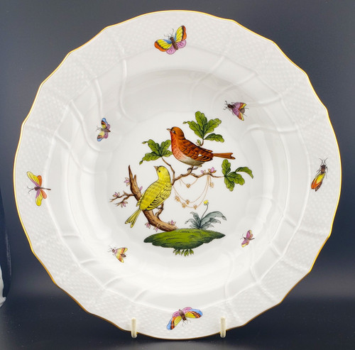 Herend Rothschild Bird (RO) 1501 Soup Bowl – porcelain with gold scrollwork and birds
