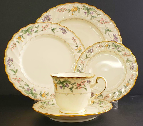 Noritake - Brookhollow 4704 - Place Setting- 5 Piece - N