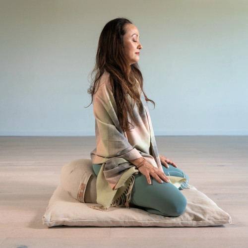 Kino MacGregor - Zabuton - Lifestyle 3