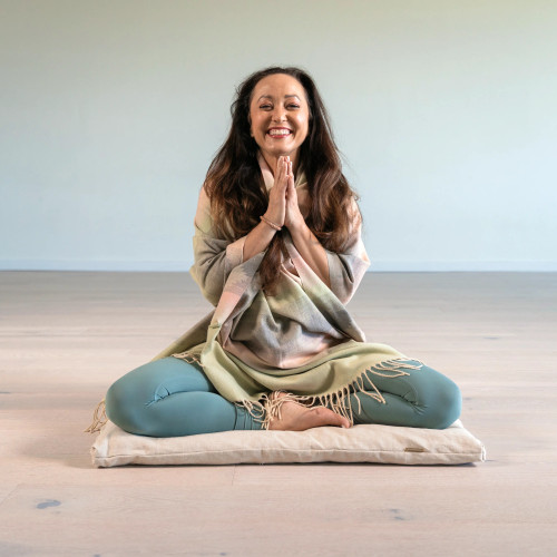 Kino MacGregor - Zabuton - Lifestyle 1