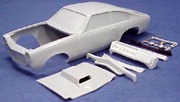 VEGA-28 電動模型キット 赤・白　ベガ 1974 Chevy Vega Red Diecast Model Car | Motormax