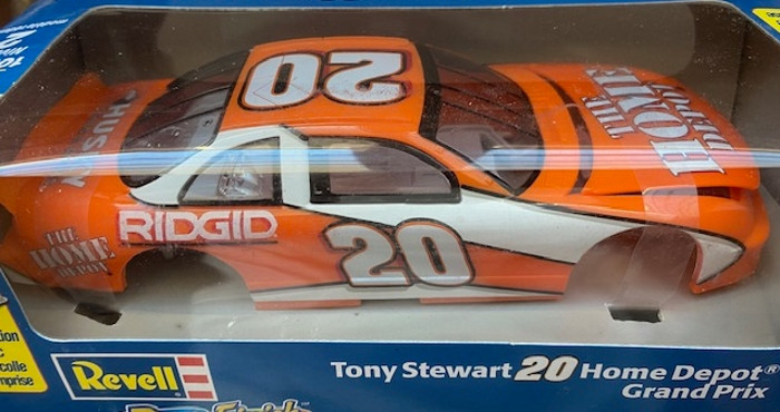 NASCAR #20 Home Depot, Tony Stewart, Revell 1/24 Scale