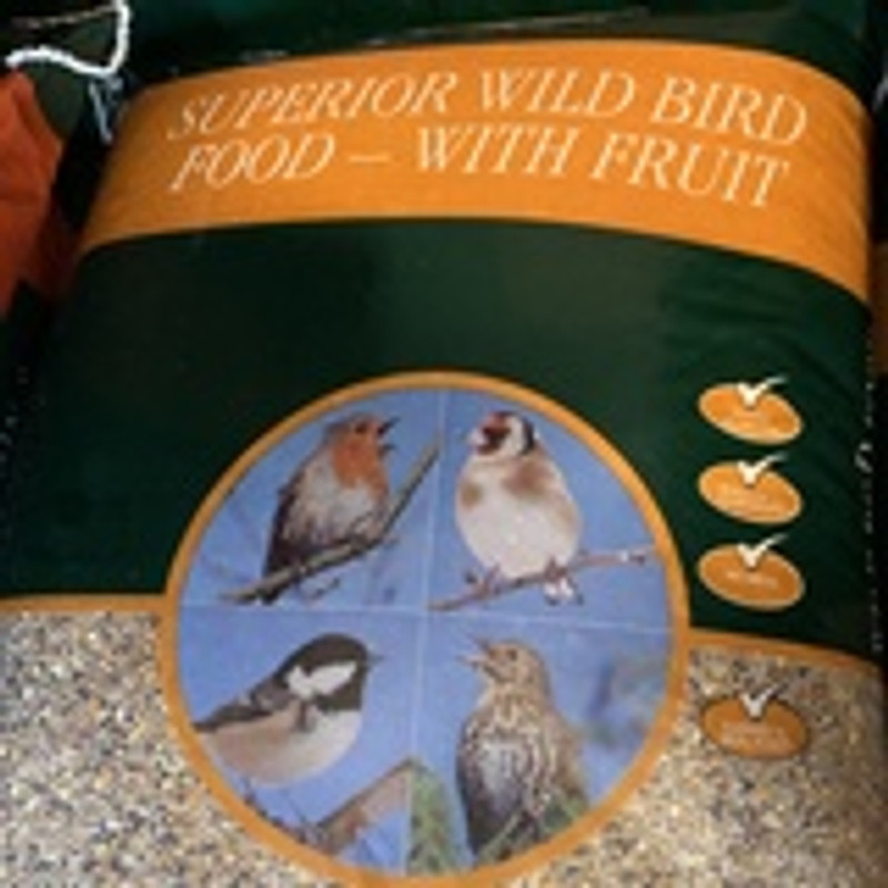 Superior wild bird seed with fruit (wheat-free) 9kg bag