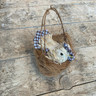 Wicker hen in basket - S