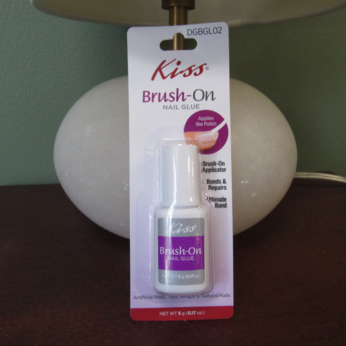 Kiss Brush-On Nail Glue Artificial Manicure w/ Applicator DGBGLO2 Z01352