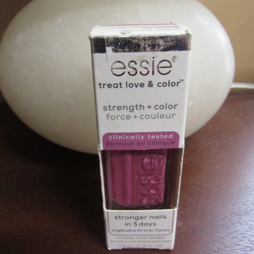 Essie Treat Love & Color Stronger Nails 46 Mauve-Tivation Z01697