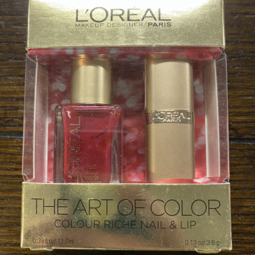 L'OReal The Art of Colour Riche Nail Polish Red Tote & Lip Stick True Red  Q25 