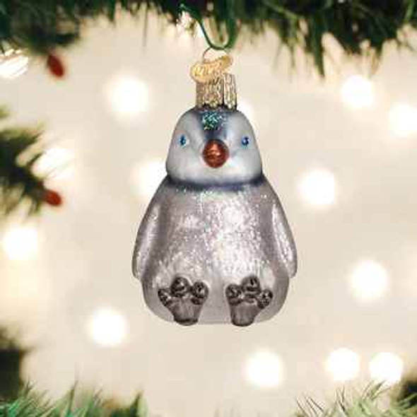 Sitting-Penguin-Chick-Ornament-main-001.jpg