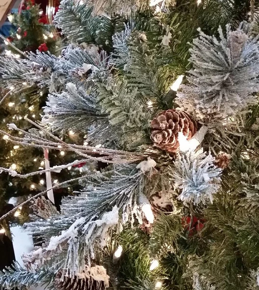 7.5' Frosted Virginia Tree-CLEAR 3mm LED PowerPole