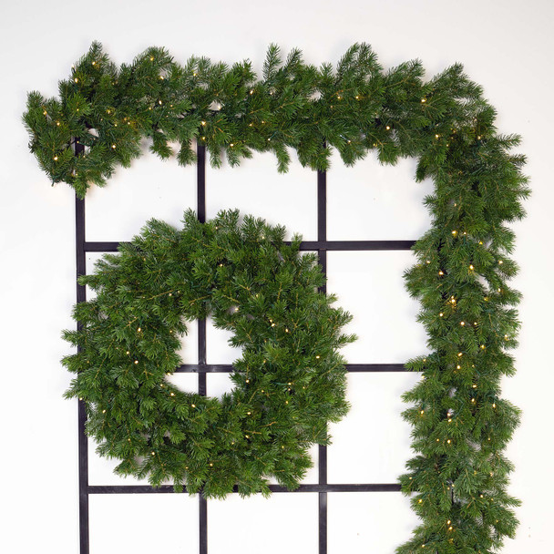 32" Natural Douglas Wreath - Battery-Operated Clear LED 