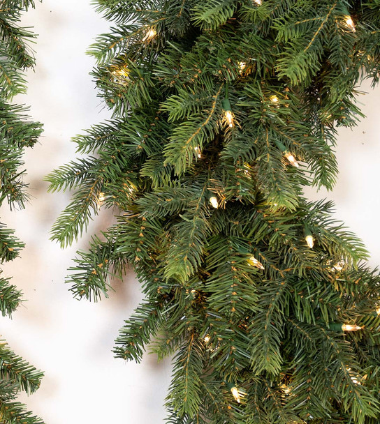 30" Victorian Fir Wreath - Clear LED 