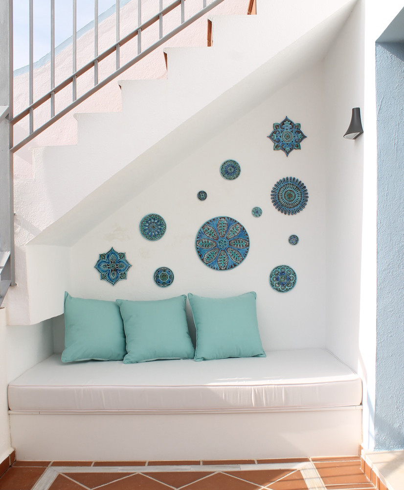 These circular handmade tiles make unique wall hangings for kitchens, bathrooms or outdoor wall art. Our decorative tiles can also be combined with our other circular tiles to make larger wall art installations.