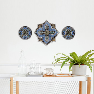 These circular handmade tiles make unique wall hangings for kitchens, bathrooms or outdoor wall art. Our decorative tiles can also be combined with our other circular tiles to make larger wall art installations.