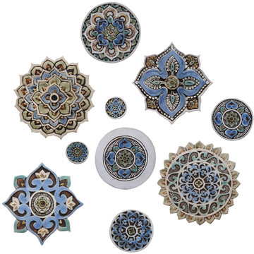 These circular handmade tiles make unique wall hangings for kitchens, bathrooms or outdoor wall art. Our decorative tiles can also be combined with our other circular tiles to make larger wall art installations.