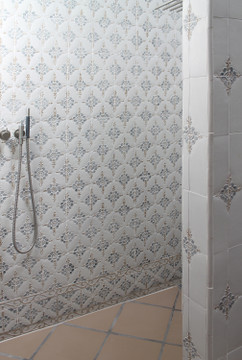 Handmade tiles bathroom Paris