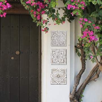 These handmade tiles make wonderful kitchen tiles, bathroom tiles, wall hangings and outdoor wall art.  Beige & white relief tile handmade in Spain.