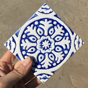 Handmade tile blue white Suzani #1 [10cm/3.9"]