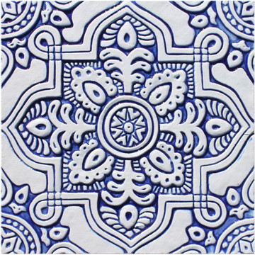 Large blue and white tile by gvega ceramica