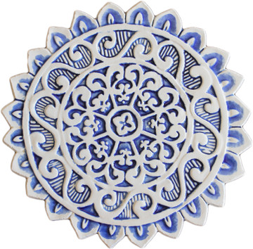 These circular handmade tiles make unique wall hangings for kitchens, bathrooms or outdoor wall art. Our blue and white decorative tiles can also be combined with our other circular tiles to make larger wall art installations.