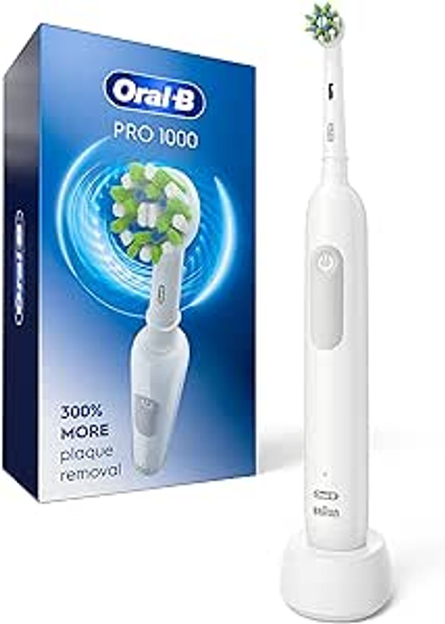 Oral-B Pro 1000 electric toothbrush White