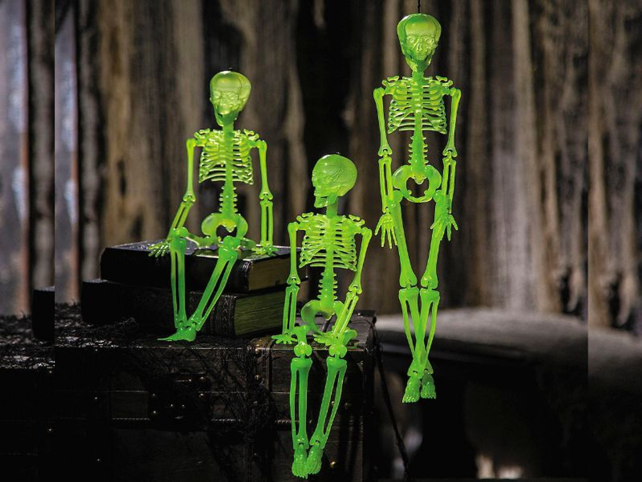 Set of 3 glow-in-the-dark hanging skeletons 16 inch Halloween props