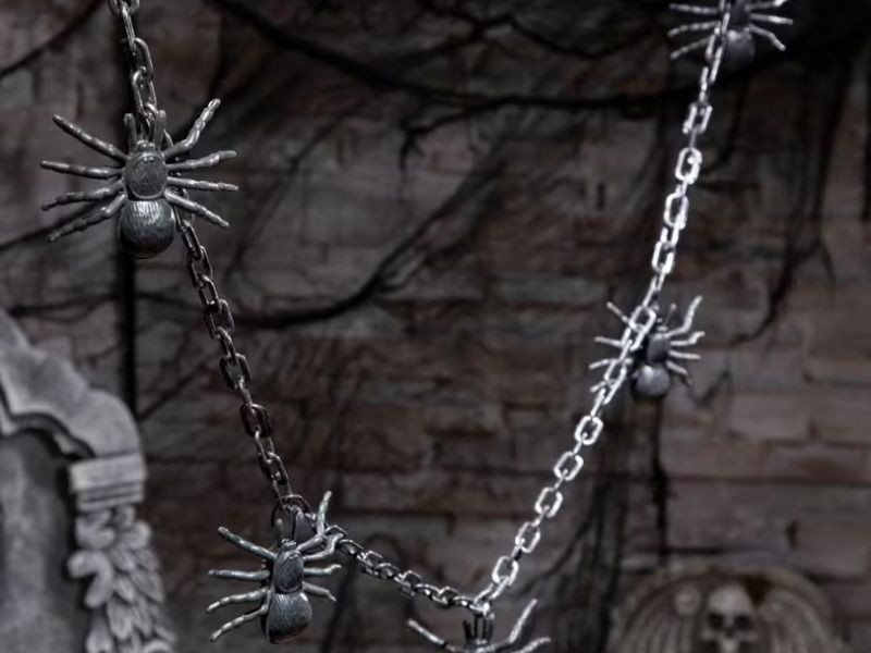 hanging black spider garland Halloween decoration