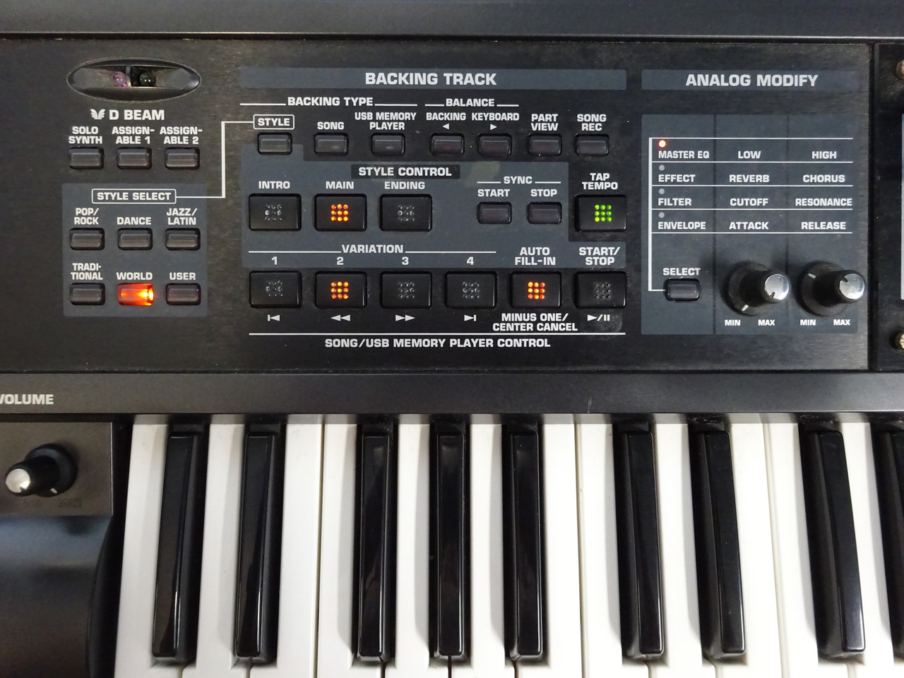 Roland GW-8 Workstation with Latin Collections Version 2