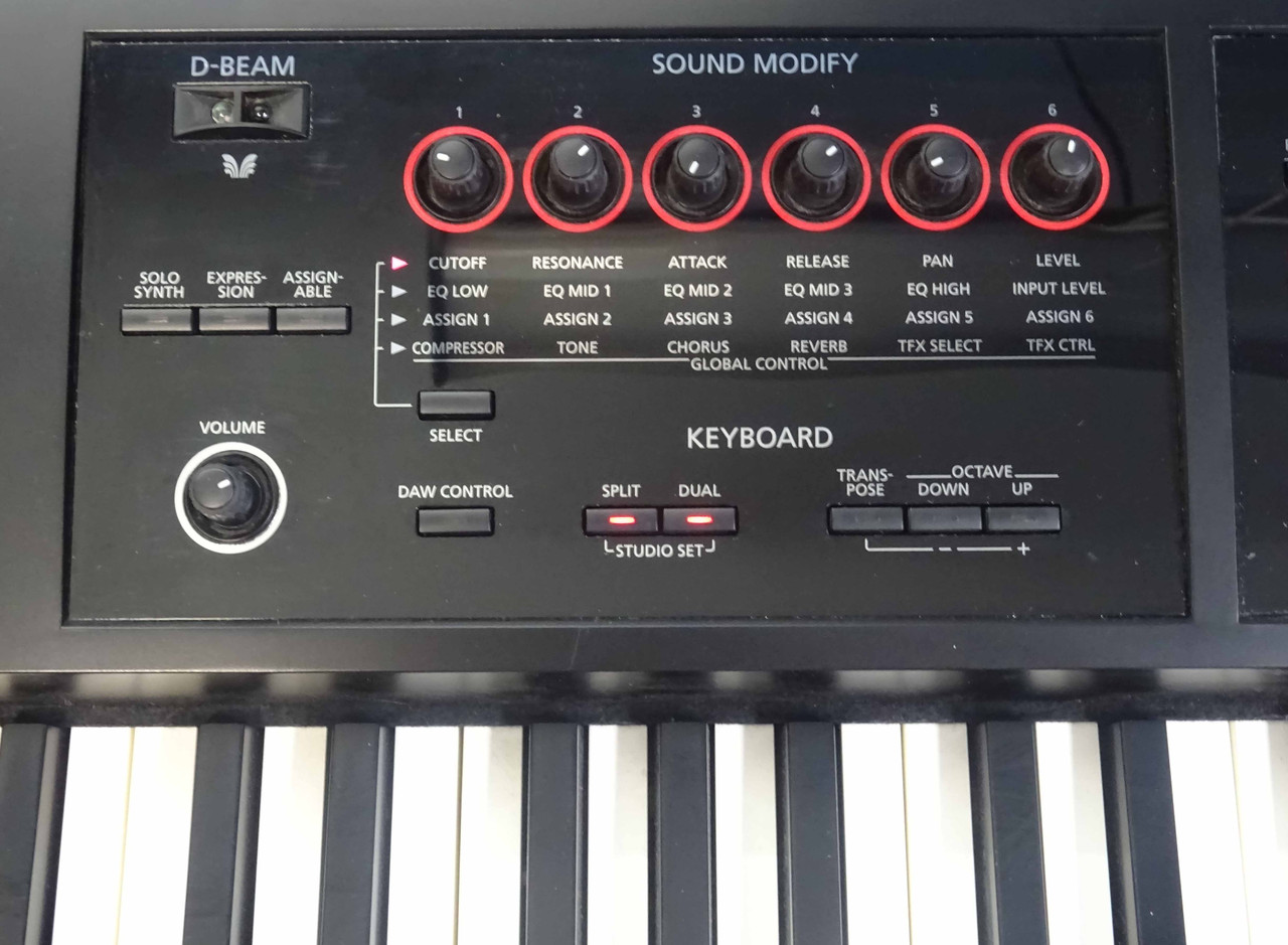 Roland FA-08 Music Workstation