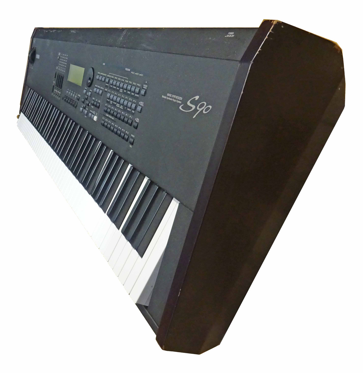 Yamaha S90 Music Synthesizer