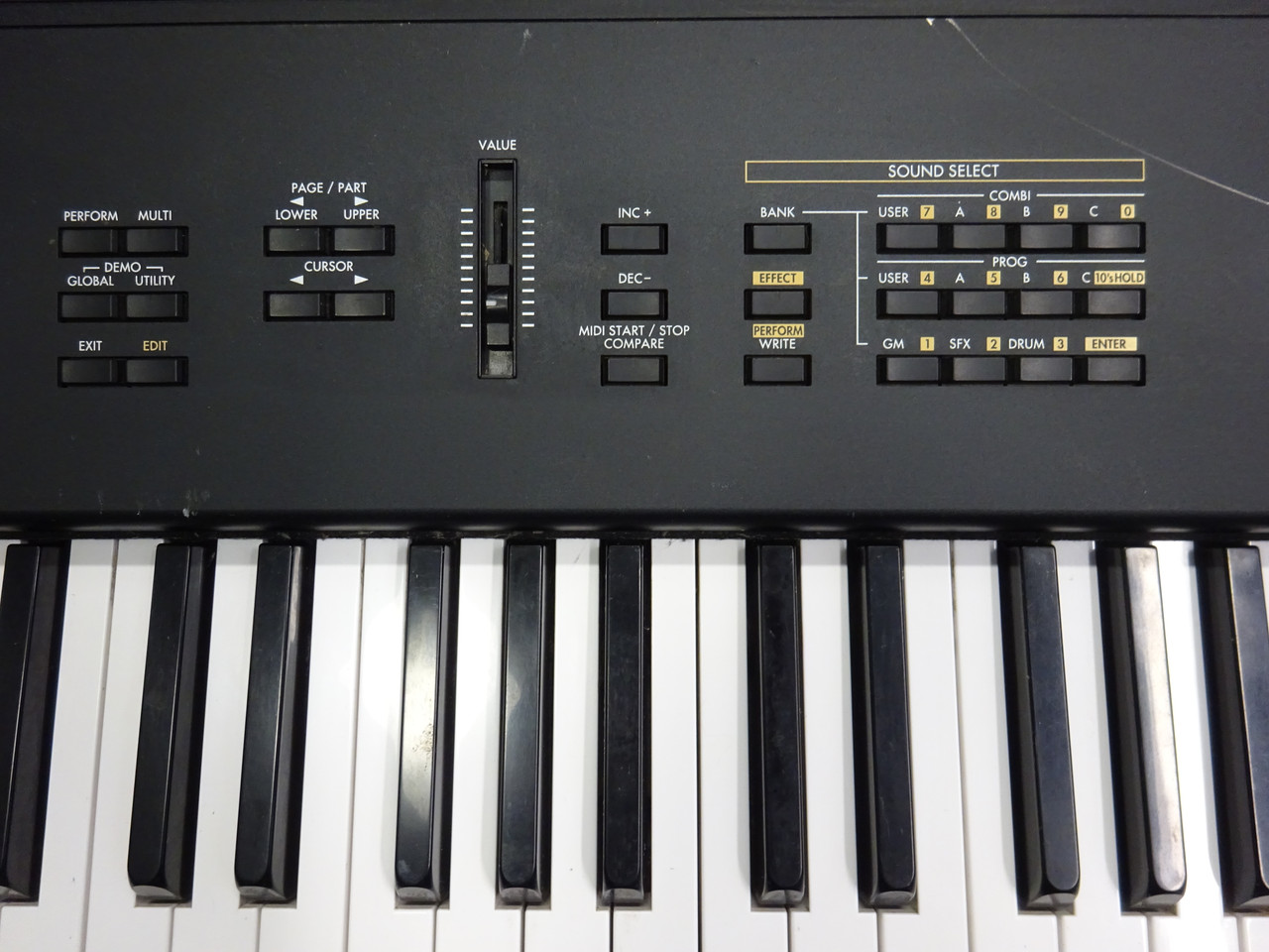 Korg N1 Music Synthesizer