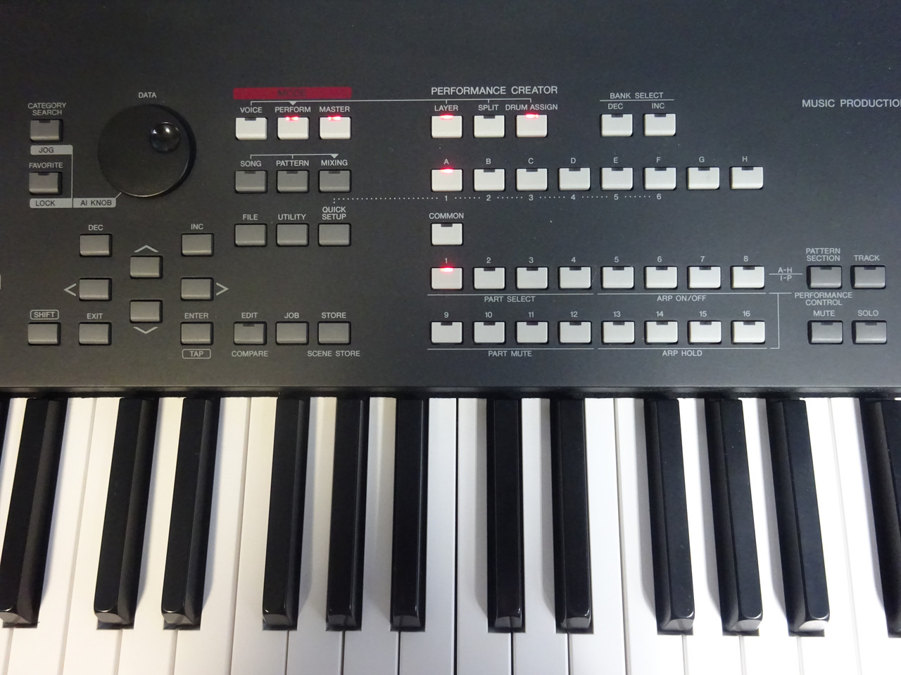 Yamaha MOXF8 Music Production Synthesizer