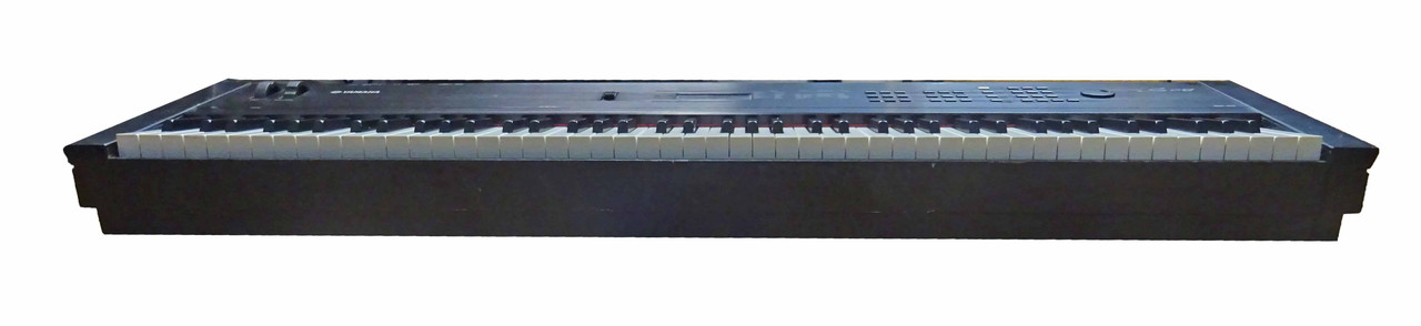 Yamaha S08 Music Synthesizer