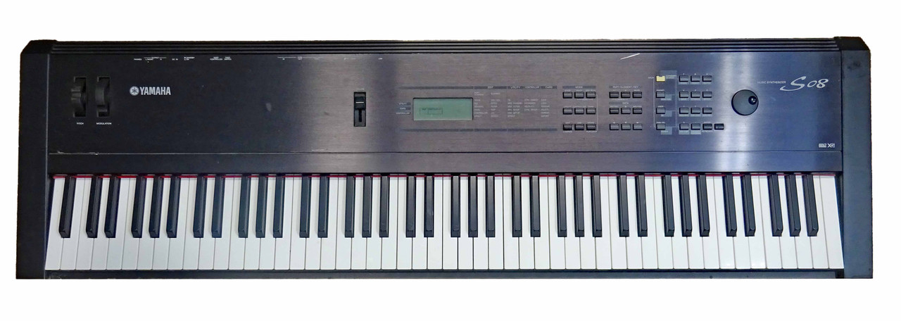Yamaha S08 Music Synthesizer