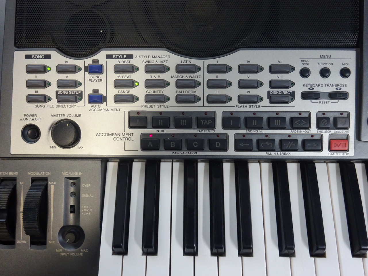Yamaha PSR-9000 v2 61 Note Arranger Workstation