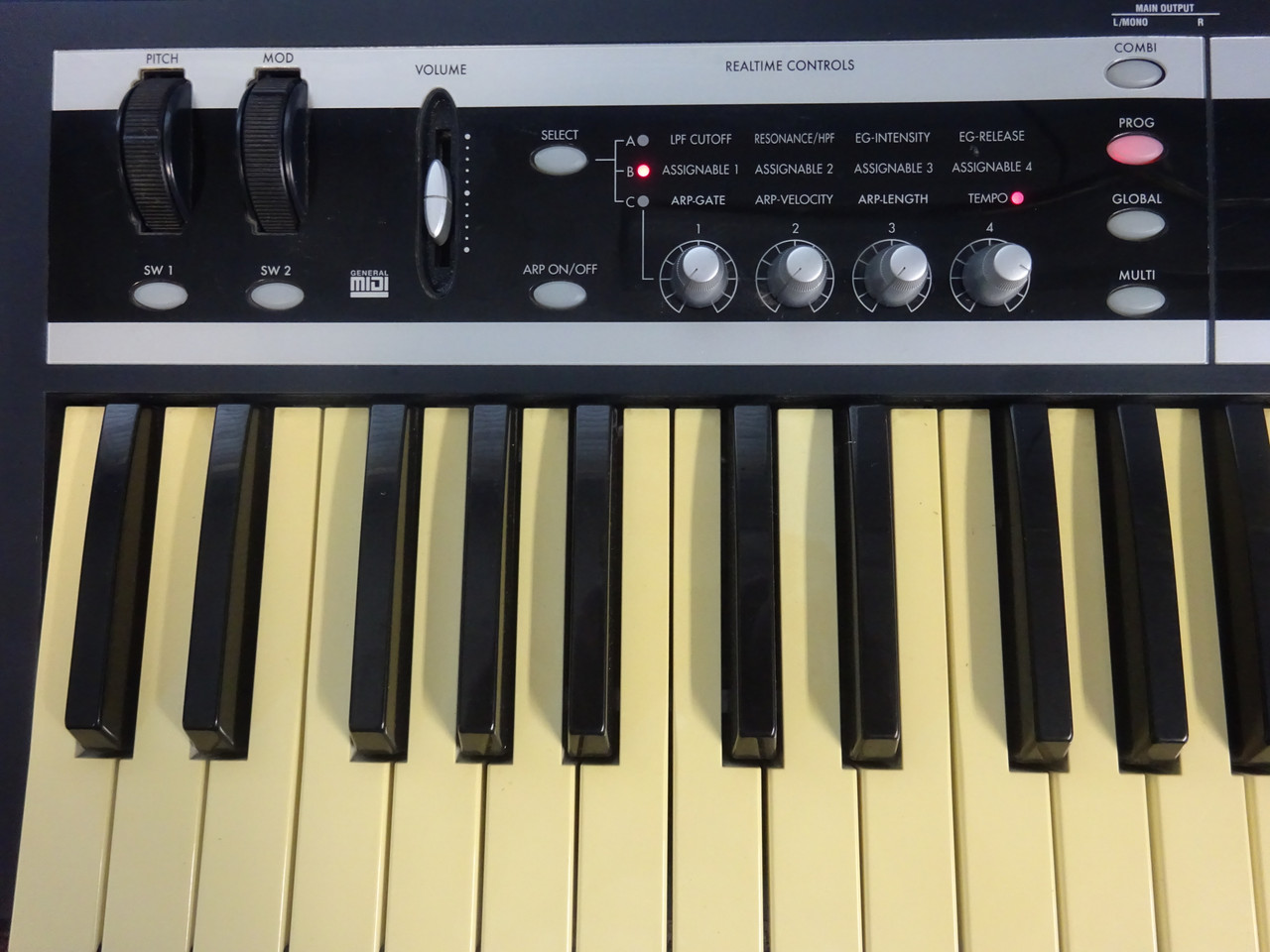 Korg X50 Music Synthesizer