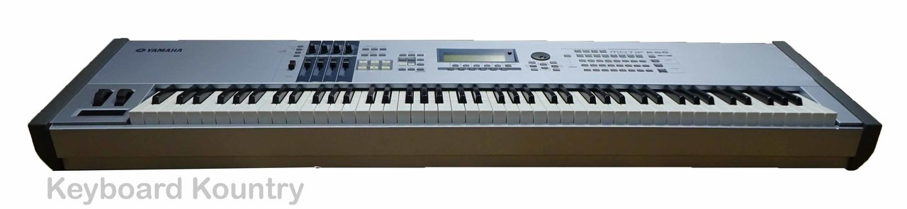 Yamaha Motif ES8 Music Production Synthesizer with mLan 16e Firewire