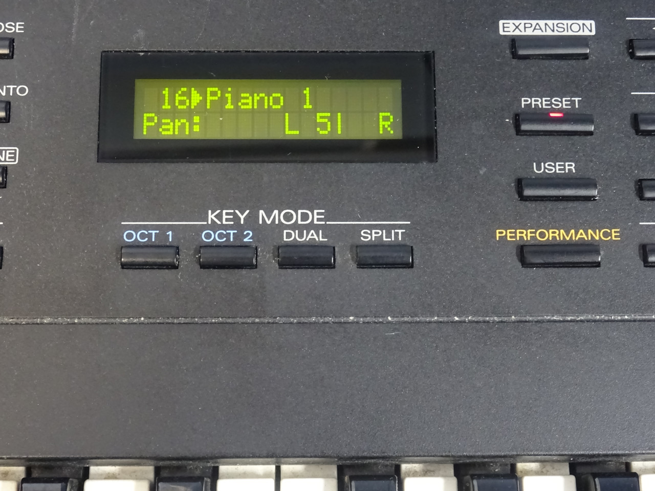 Roland JV35 Expandable Synthesizer