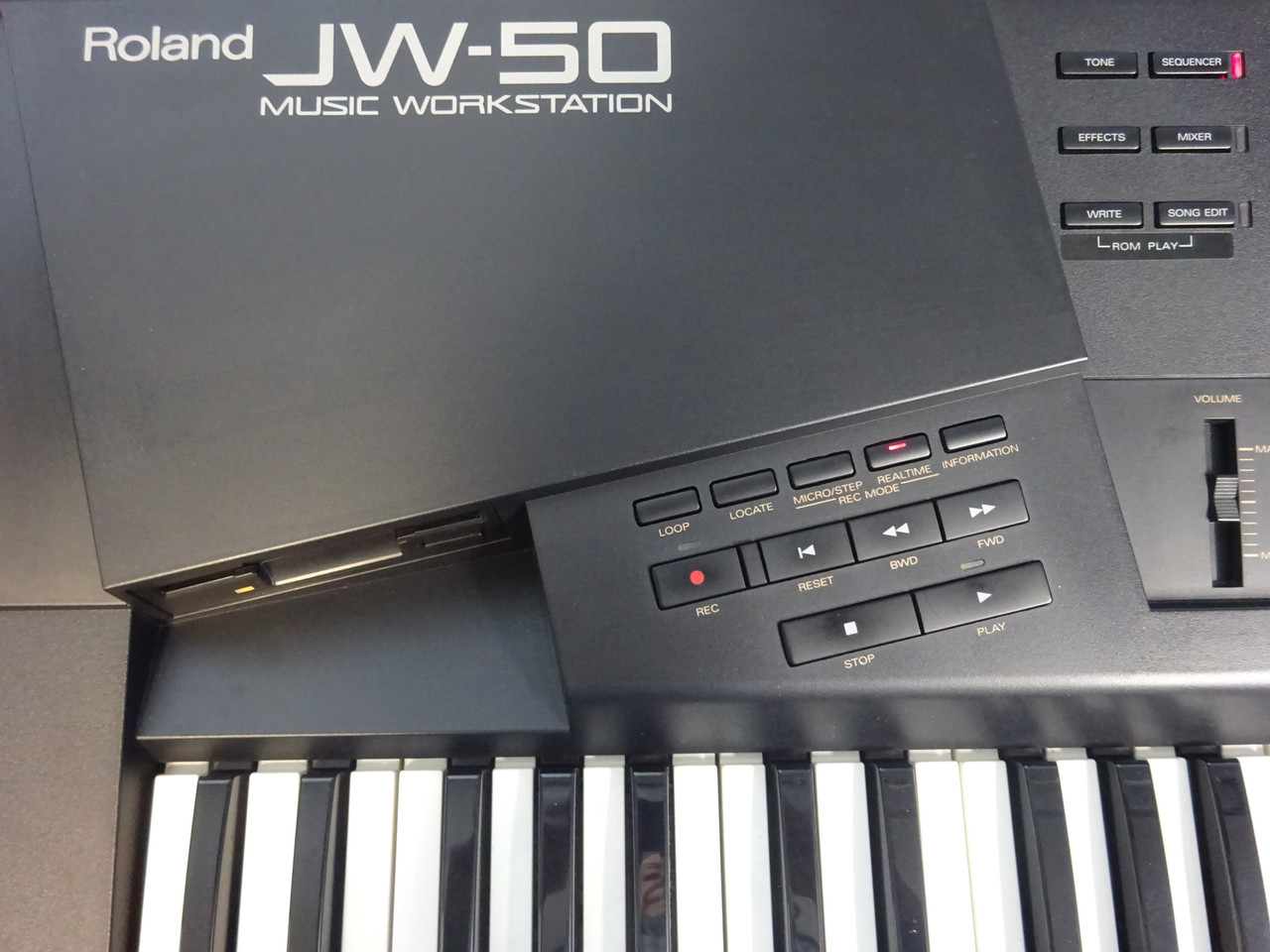 Roland JW-50 Music Workstation