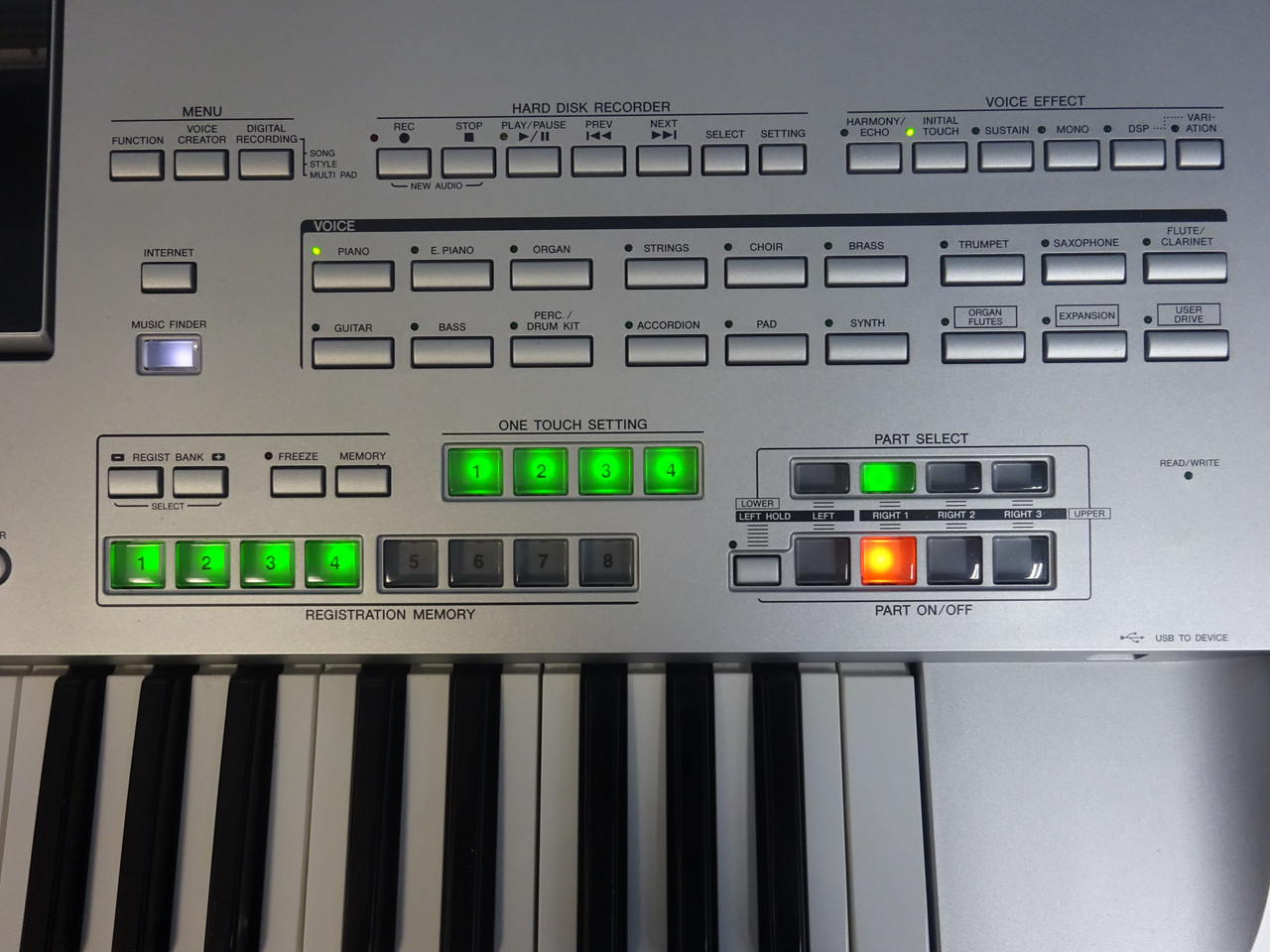 Yamaha Tyros3 Arranger Workstation