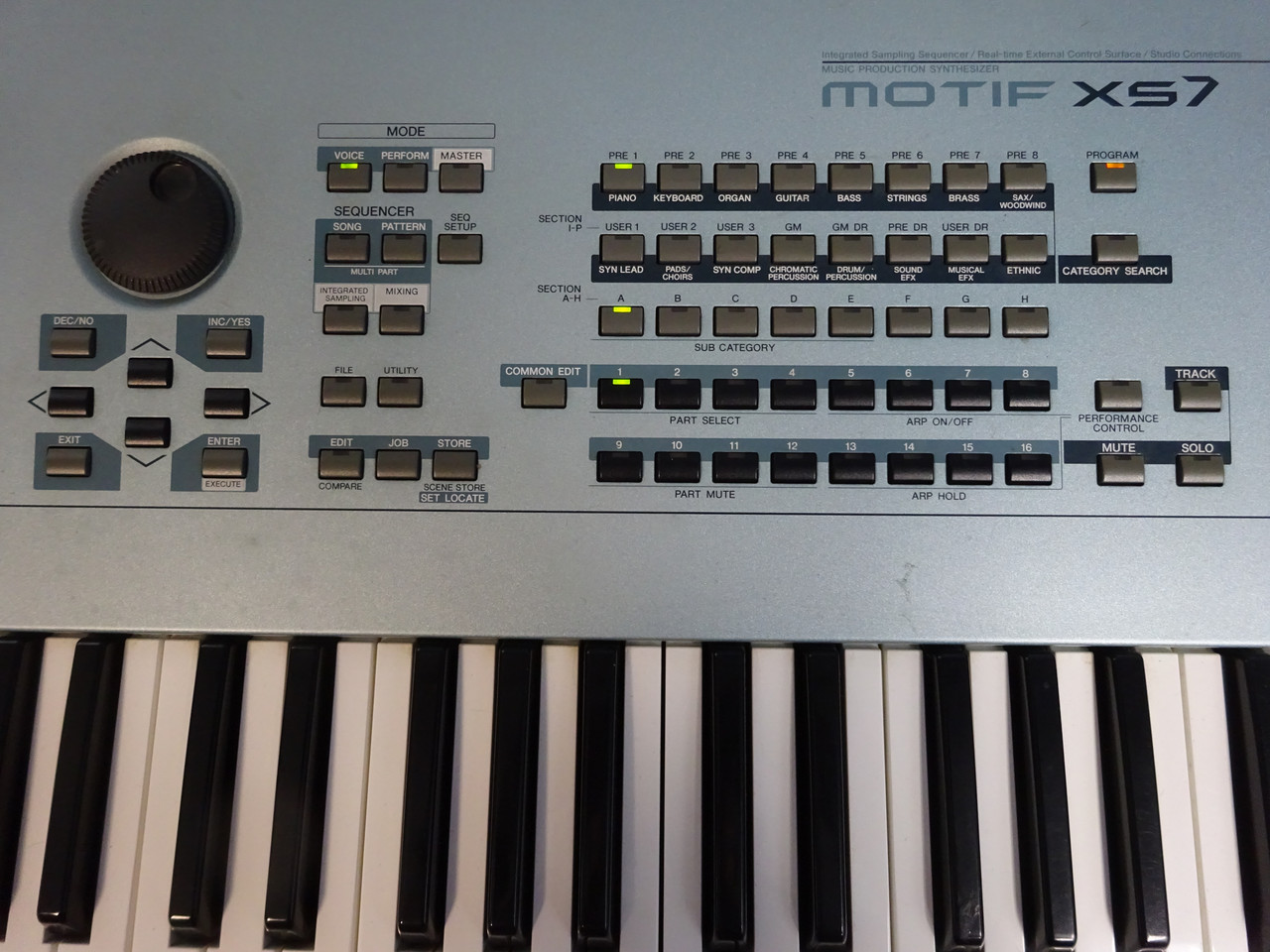 Yamaha Motif XS7 Professional Workstation